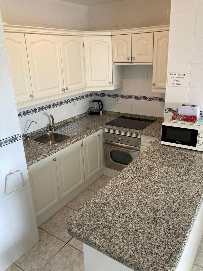 Victoria Court 2, Los Cristianos Guincho  ภายนอก รูปภาพ