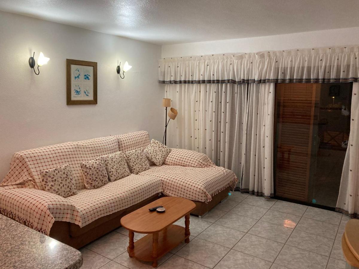 Victoria Court 2, Los Cristianos Guincho  ภายนอก รูปภาพ